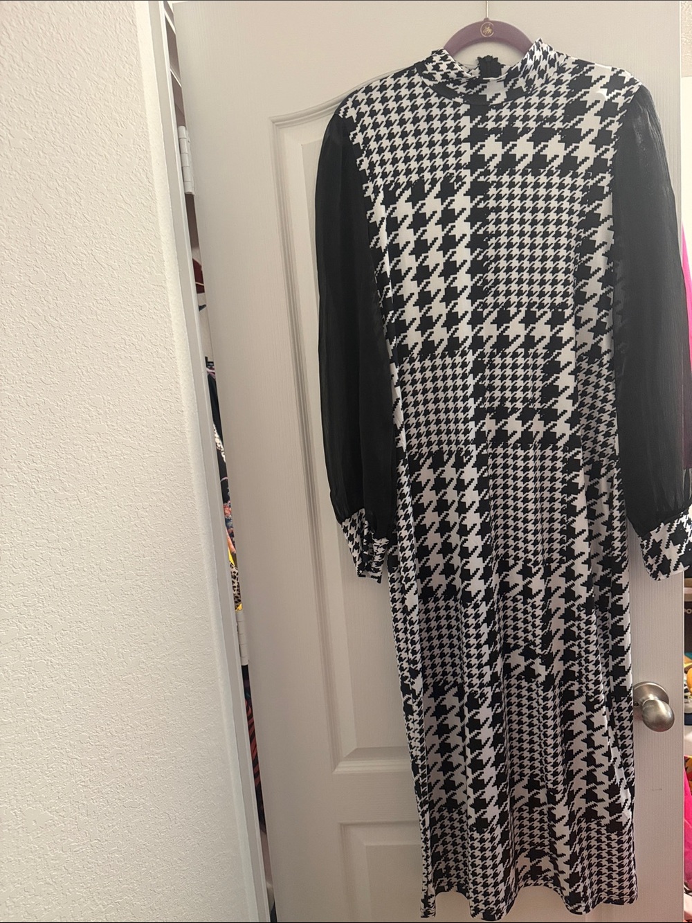 Black & White Houndstooth Long Sleeve Midi Dress
